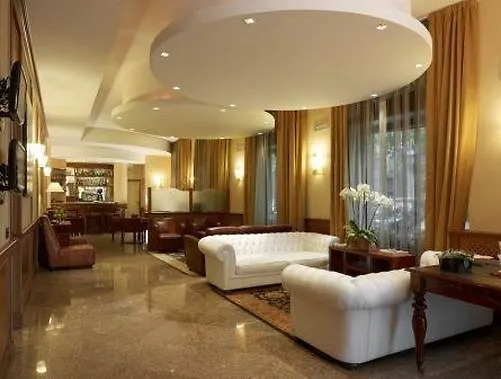 Moderno 4*
