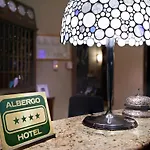 Moderno Hotel 4*
