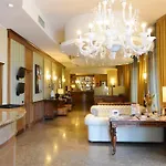 Moderno Hotel 4*