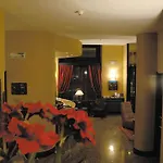 モデルノ ホテル 4*