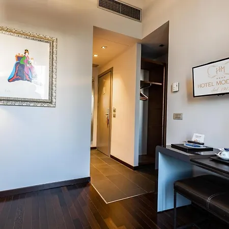 Moderno Hotel 4*